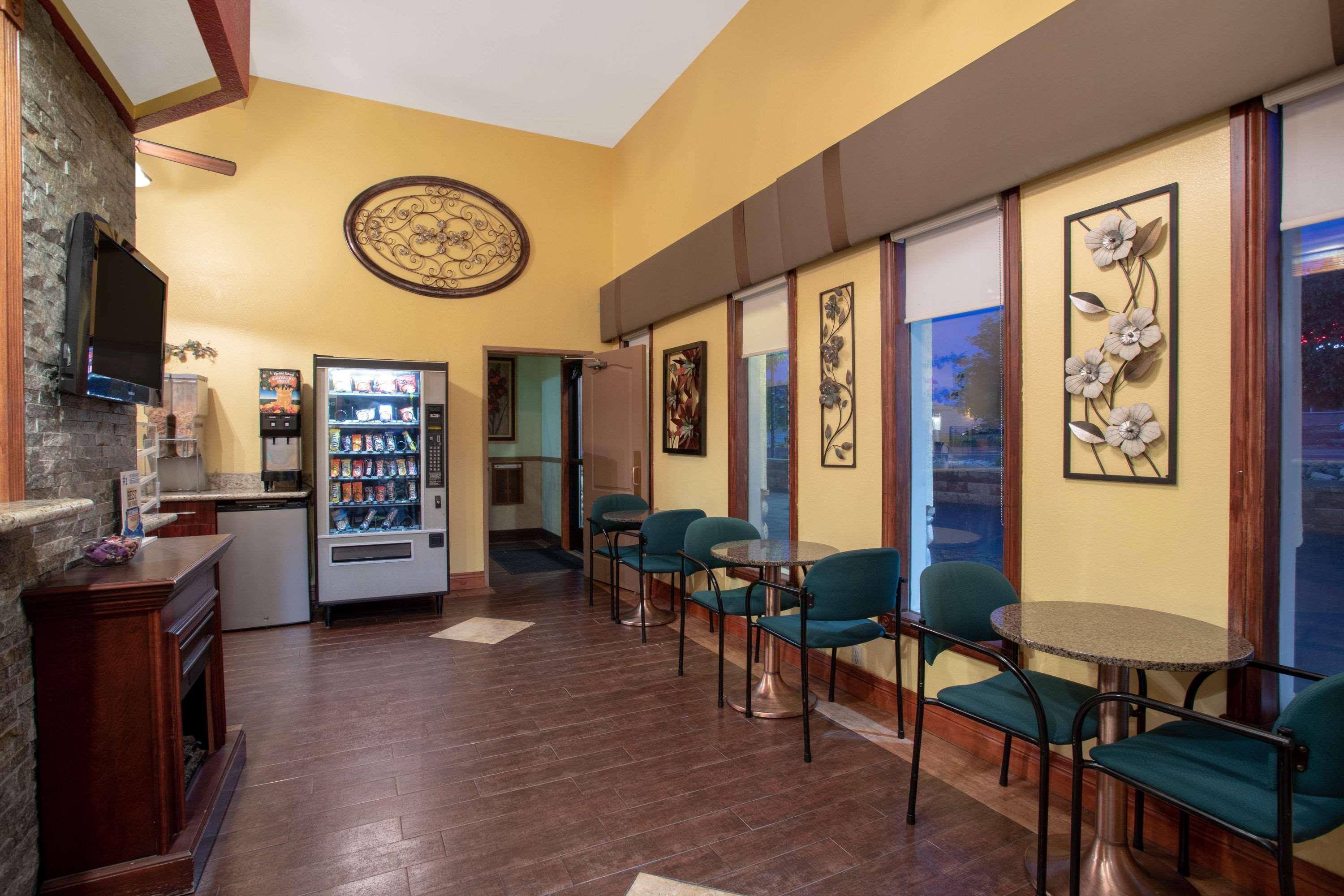 Oyo Co Downtown Hotel Castle Rock