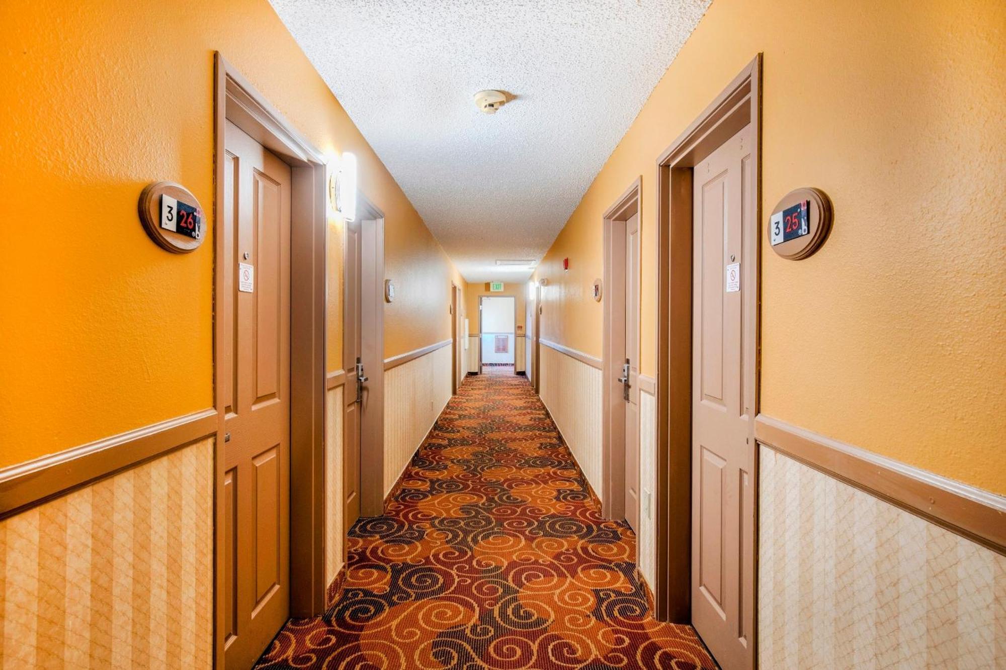 Oyo Co Downtown Hotel Castle Rock